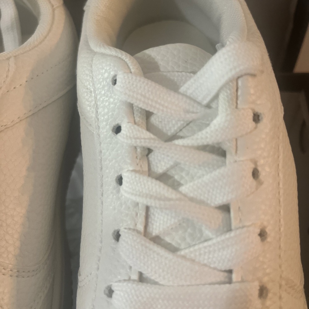 NIB DANSKIN 6.5 Women's‎ Sneakers - Plank Off-white/ Gum - Picture 3 of 9
